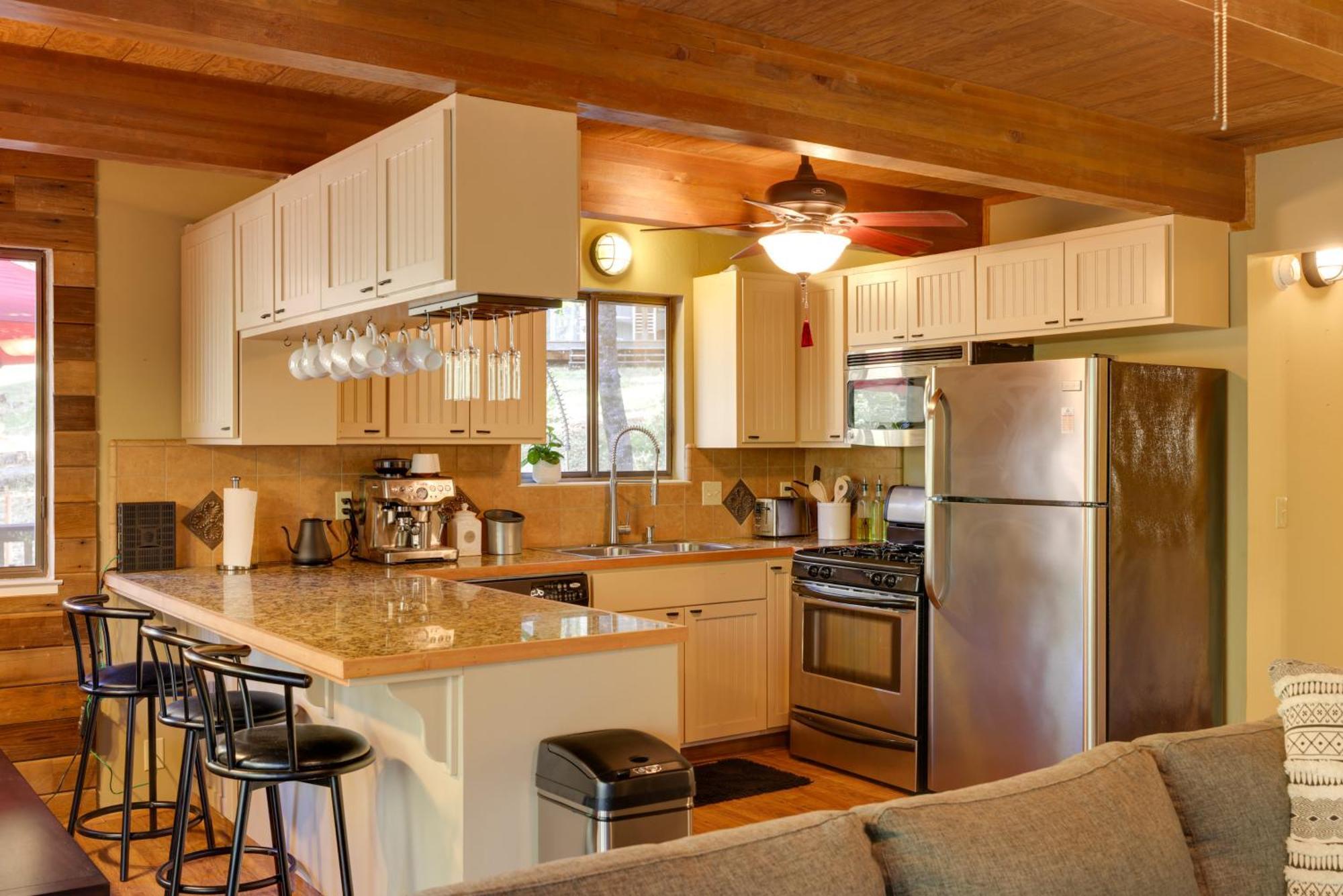 Spacious Groveland Cabin With Wraparound Deck! Exterior photo