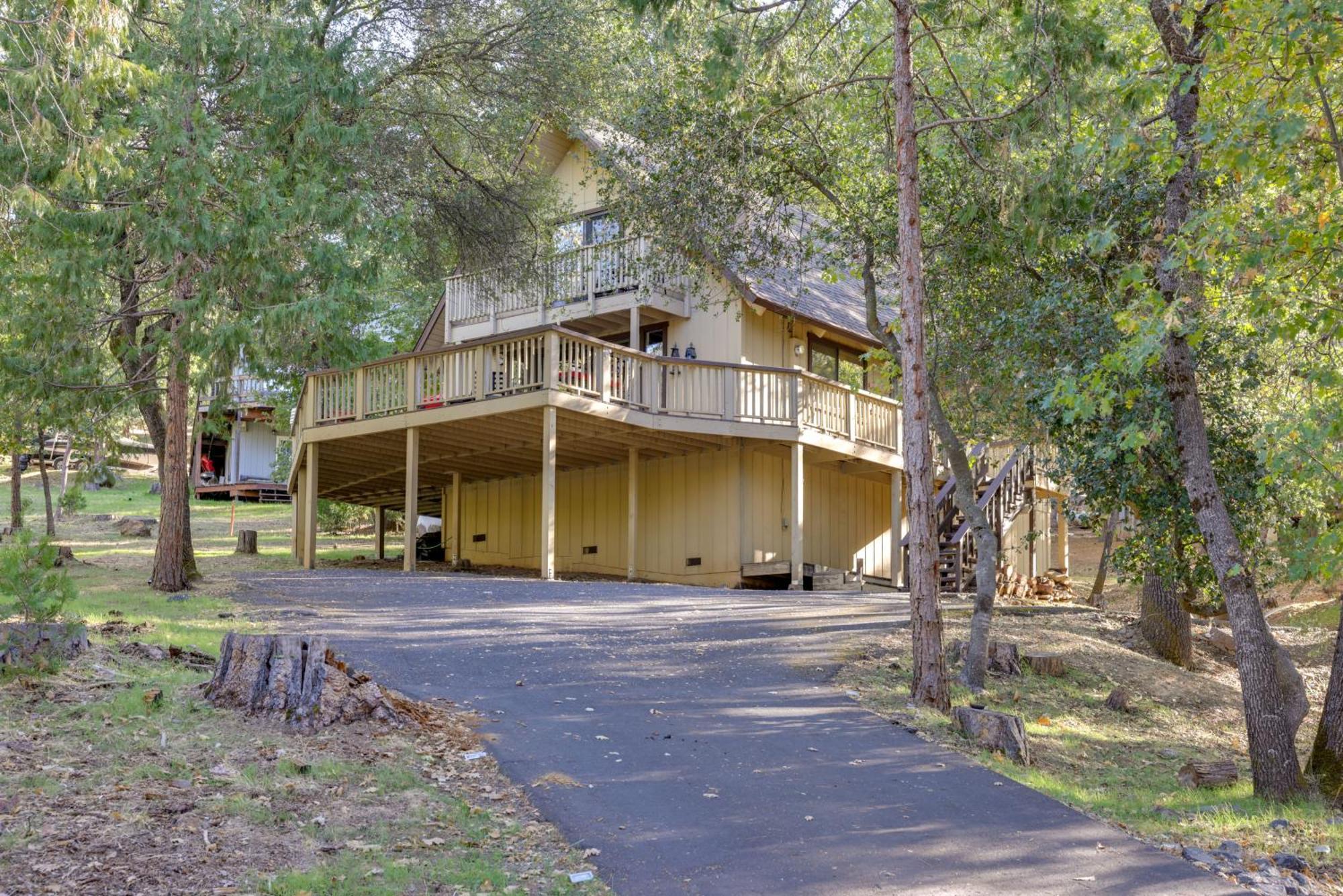 Spacious Groveland Cabin With Wraparound Deck! Exterior photo