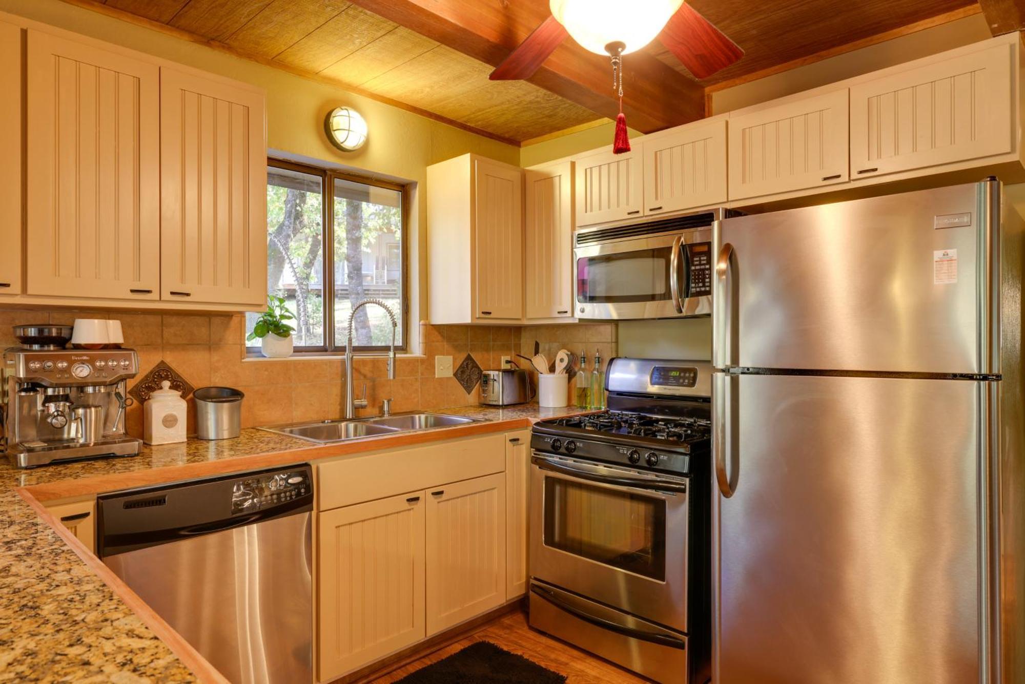 Spacious Groveland Cabin With Wraparound Deck! Exterior photo